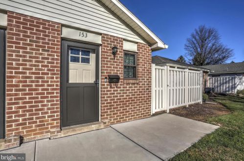 153 Valleybrook Dr, Lancaster, PA 17601-4620
