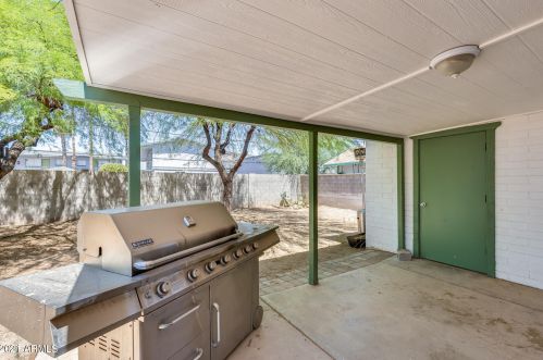 9414 11th Pl, Phoenix AZ  85020-2604 exterior