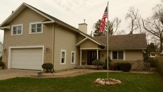 1819 Elm Dr, Fremont, OH 43420-3110
