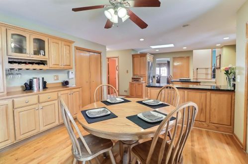 714 Hilbrich Ct, Dyer IN  46311-2775 exterior