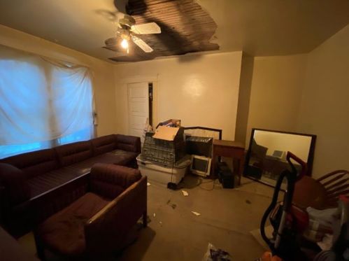 702 12th Ave, Whitaker PA  15120-2016 exterior