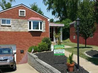 3419 Pleasantvue Dr, Pittsburgh, PA 15227-4333