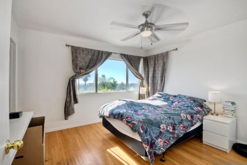 1552 Monmouth Dr, San Diego CA 92109-2247 exterior