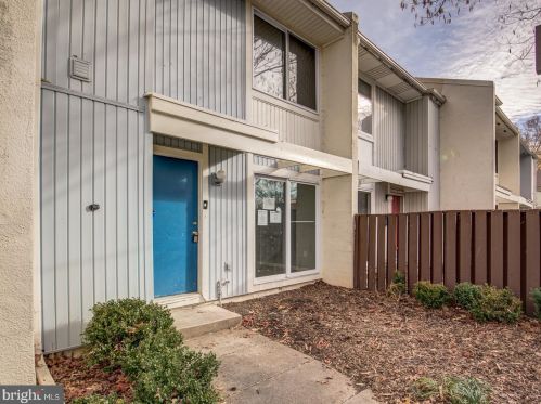 2238 Southgate Sq, Herndon VA  20191-1229 exterior