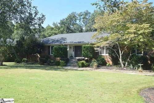 102 Chestnut Oaks Cir, Simpsonville SC  29681-4709 exterior