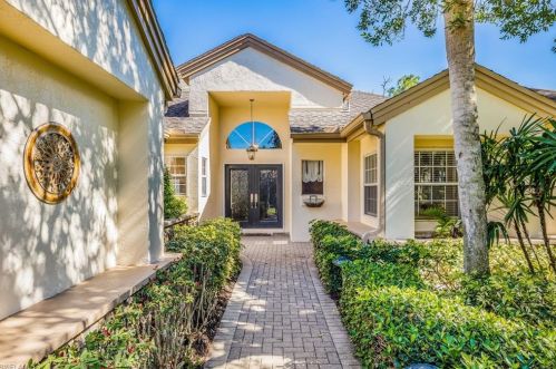 59 Grey Wing Pt, Naples, FL 34113-8406