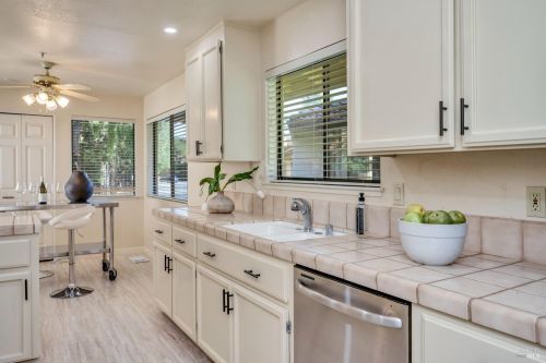 41 Fountain Grove Cir, Fairfield CA  94558-2483 exterior