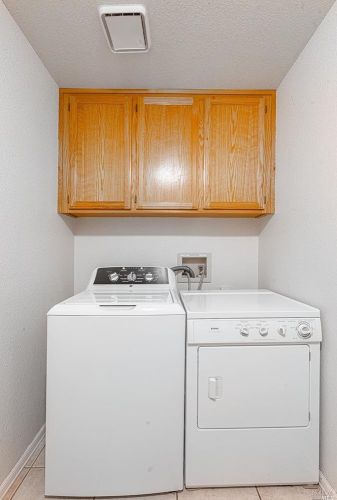 108 Duchess Ct, Windsor CA  95492-8043 exterior