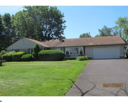 252 Harleysville Pike, Souderton PA  18964-2138 exterior