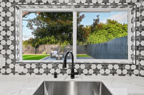 4031 Datcho Dr, San Diego CA 92117-4621 exterior