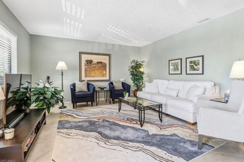 4621 Bayshore Dr, Naples, FL 34112-4359
