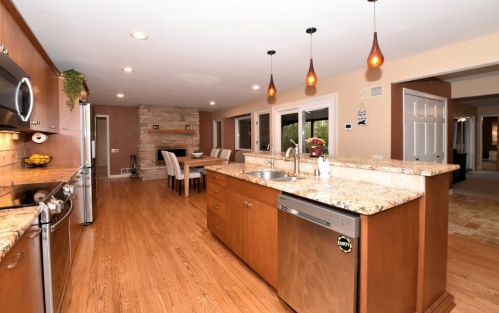 8801 Hart Dr, Waterford WI  53185-1364 exterior