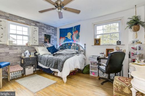 17 Rondon Ave, Berlin Boro NJ  08009-1522 exterior