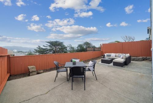 667 Skyline Dr, Daly City CA  94015-4622 exterior