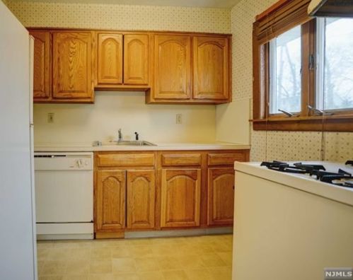 479 Berkshire Rd, Ridgewood NJ  07450-5533 exterior