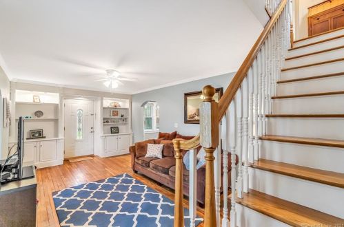 64 Cold Spring Rd, Stamford, CT 06905-4202