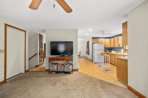 10 Lorri Rd, Derry NH  03038-4112 exterior