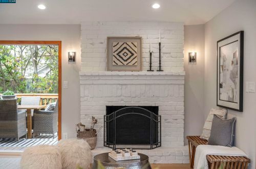 17 Fawn Creek Ct, Concord, CA 94523-3503