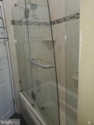 1221 Prospect St, Trenton NJ 08638-4817 exterior