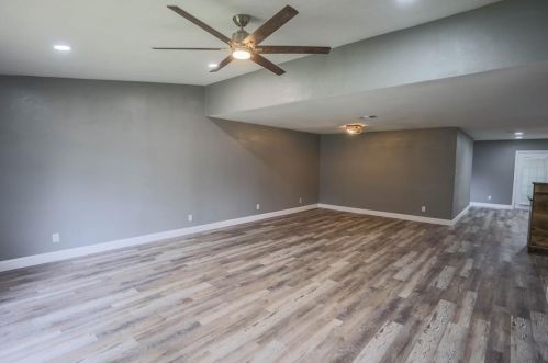 7139 Emory Oak Ln, Dallas TX  75249-1404 exterior