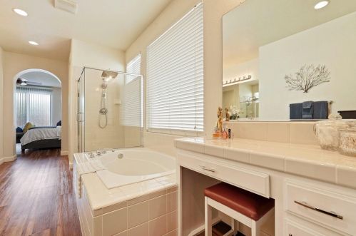 767 Red Barn Pl, Lathrop CA  95330-8975 exterior