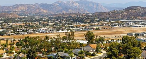 1901 Hacienda Dr, El Cajon CA  92020-1056 exterior