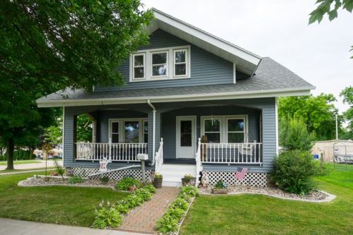 301 11th St, Kaukauna, WI 54130-2739