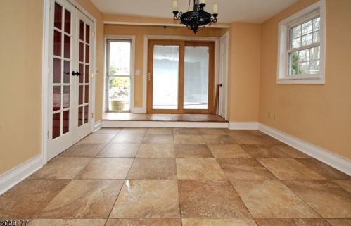 35 Old Smalleytown Rd, Warren NJ  07059-5438 exterior