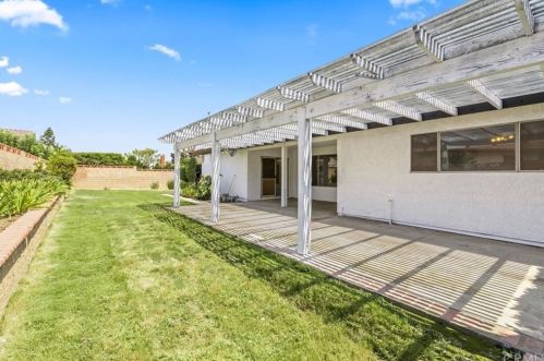 222 Condor Dr, Rialto CA  92377-4718 exterior