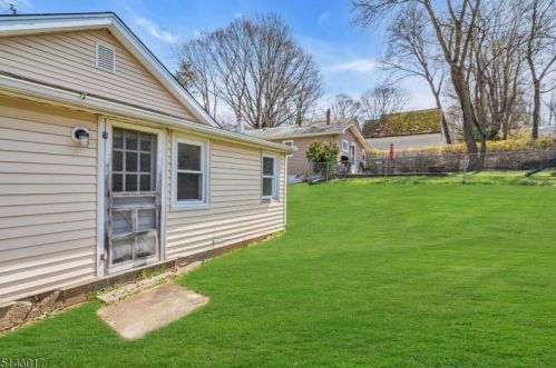 18 Outlook Ave, Mount Olive NJ  07828-2919 exterior