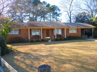 914 Wicker Ct, Fayetteville, NC 28304-4250