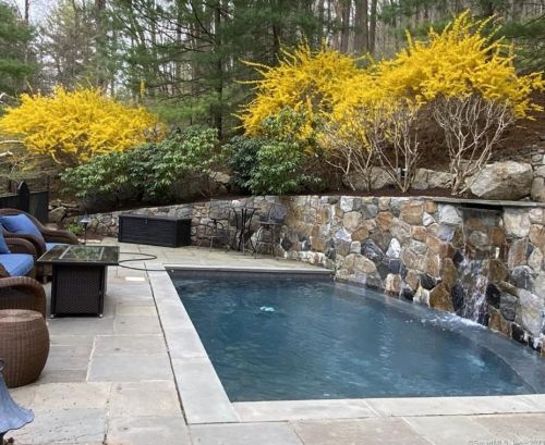 77 Tackora Trl, Ridgefield CT  06877-3028 exterior