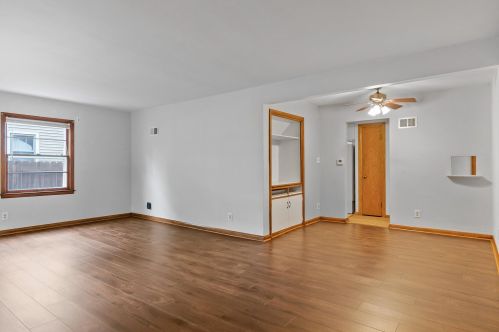 443 8th Ave, West Bend, WI 53090-2566