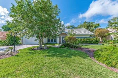 1484 Foxfire Ln, Naples, FL 34104-4983