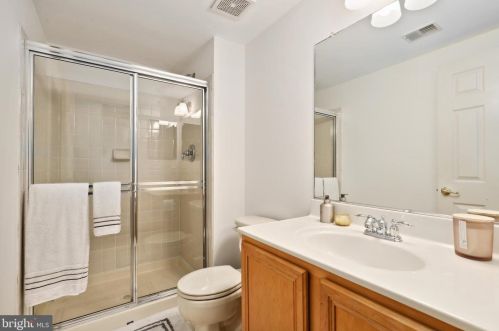 2617 Cast Off Loop, Woodbridge VA  22191-1470 exterior