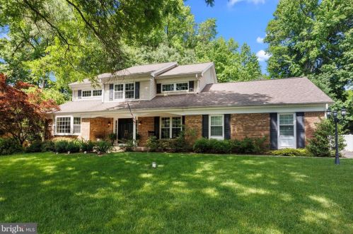 576 Nottingham Dr, Yardley, PA 19067-3326