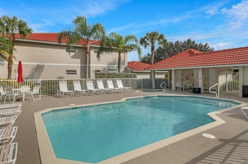 8115 Celeste Dr, Naples FL  34113-1633 exterior