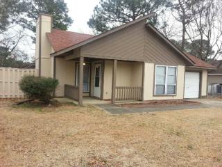 1527 Bingham Dr, Fayetteville NC  28304-5523 exterior