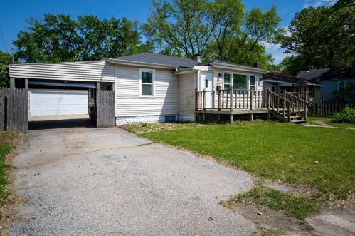 2637 Lawrence St, Gary, IN 46405-2145
