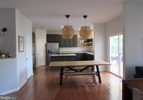 199 Alpine Dr, Leesburg VA  20175-6160 exterior