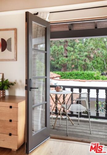 1114 Mountain St, Glendale CA  91207-1834 exterior