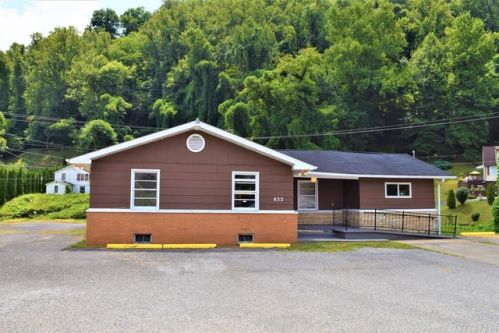 832 Central Ave, South Williamson, KY 41503-4154
