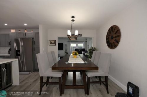 8421 17 Ct, Hollywood FL 33028 exterior