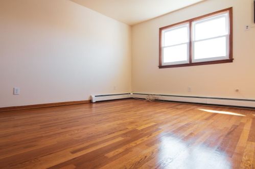 11 Gregg Ln, Bayonne NJ  07002-3706 exterior