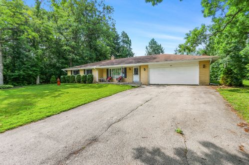 103 Walnut Rd, Twin Lakes, WI 53181-9369