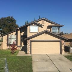 14 Breland Ct, Sacramento, CA 95823-6027