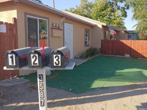 3587 Wallace St, Riverside, CA 92509-4680