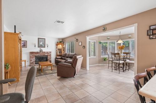 8512 Rosemary Dr, Riverside CA exterior