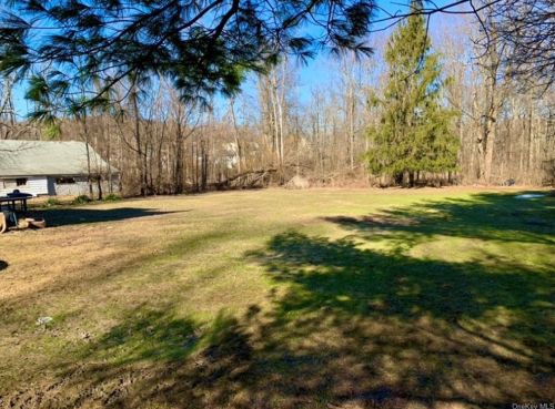 578 Riley Rd, Newburgh, NY 12553-7230
