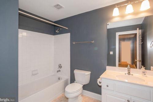 168 Positano Ct, Purcellville VA  20132-5815 exterior